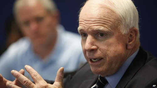 Nghị sĩ McCain thúc chính quyền Mỹ cấp vũ khí cho Ukraine